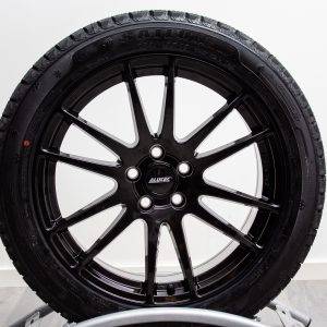 Dekk og felg til model 3 PH Alutec Monstr sort produktbilde